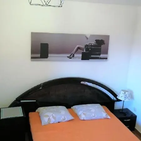 Jurkovi - One Bedroom With Balcony דירה פירובאץ