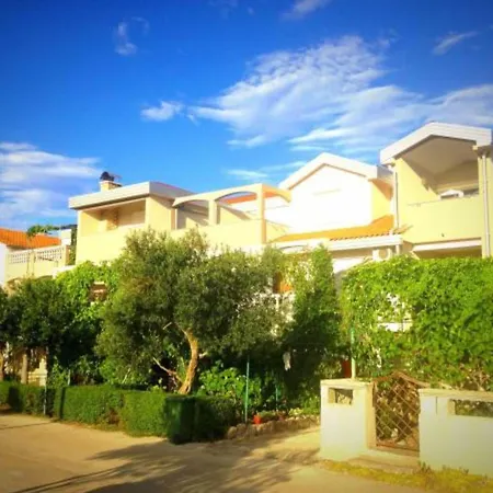 דירה Jurkovi - One Bedroom With Balcony *