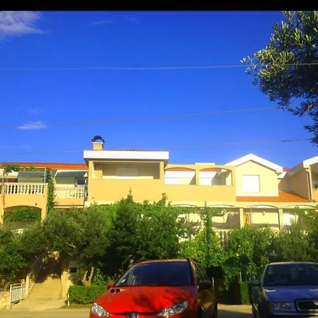 דירה Jurkovi - One Bedroom With Balcony *